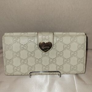 VGUC GUCCI Guccissima Heart Wallet Light grey color